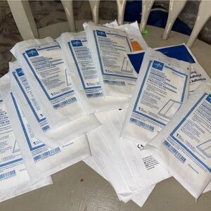 Adhesive Pads for Wound Care 39 pcs